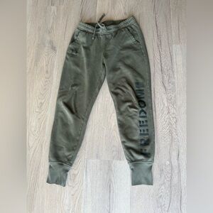 Under Armour freedom joggers olive green sz sm